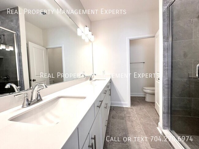 Building Photo - 5027 Layman Dr