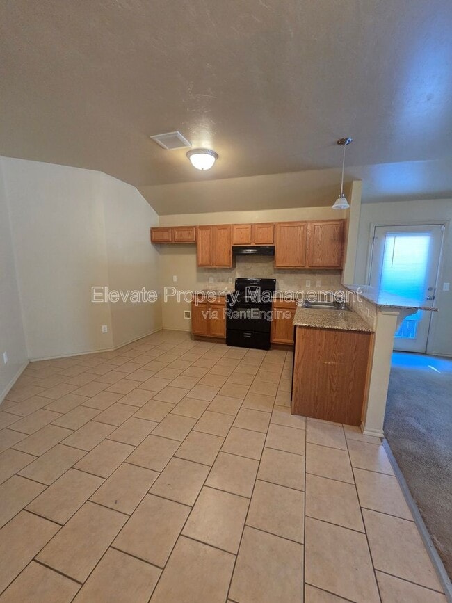 Building Photo - 924 West Prairie Wind Way