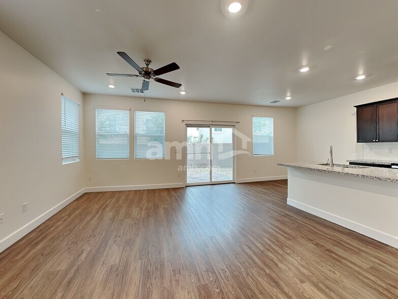 Building Photo - 1479 Garden Swing Ave