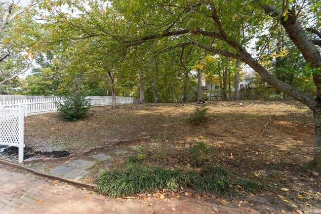 Building Photo - Fabulous Home in Aquia Harbor