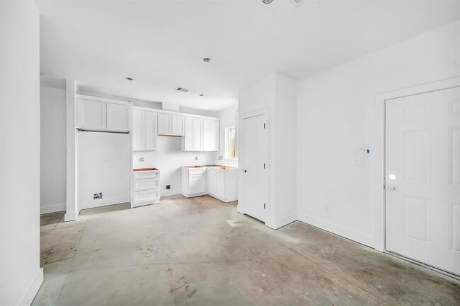 Building Photo - 409 Calloway St
