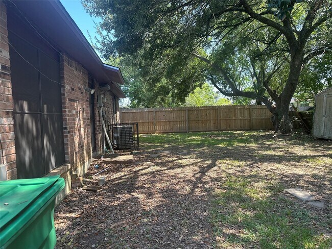 Building Photo - 4915 Porter Ridge Dr