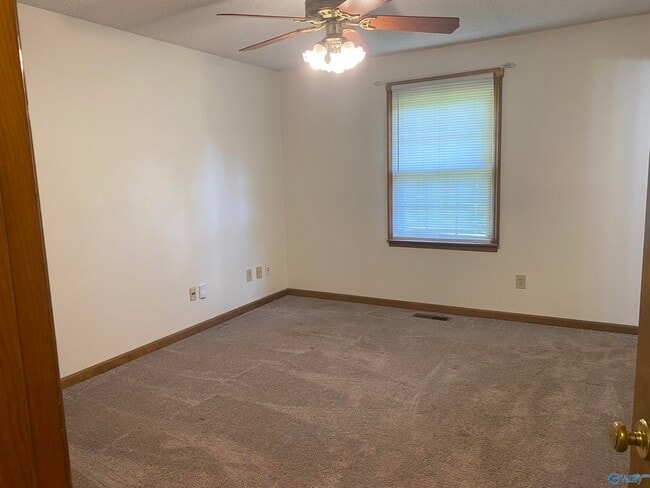 Building Photo - 114 Natalie Jane Dr