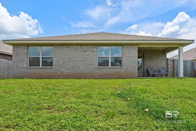 Building Photo - 34505 Paisley Ave
