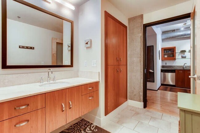 Building Photo - Elizabeth Lofts - FURNISHED ($2300) or UNFURNISHED ($2050)  Pearl District studio condo w/parking...