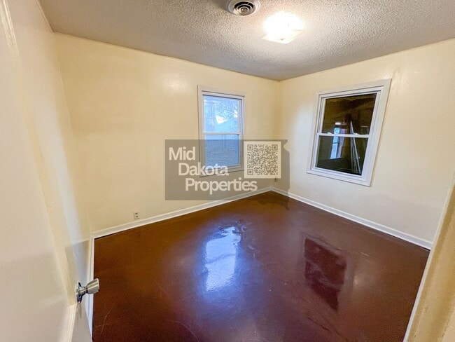 Building Photo - 604 N Wisconsin-2 Bedroom House