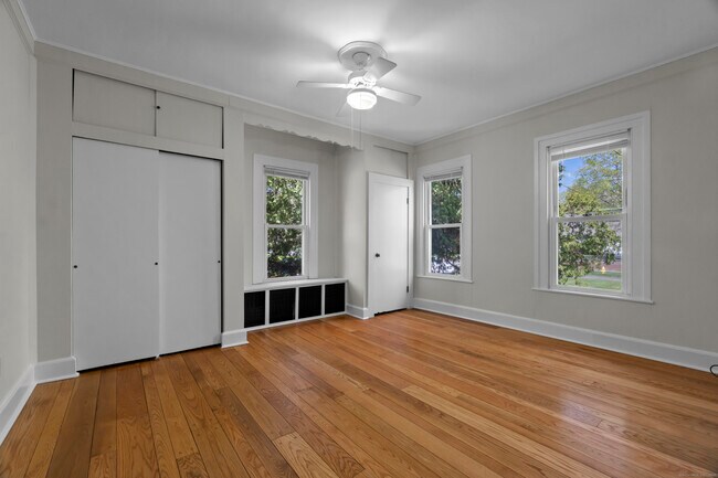 Building Photo - 671 Cornwall Ave