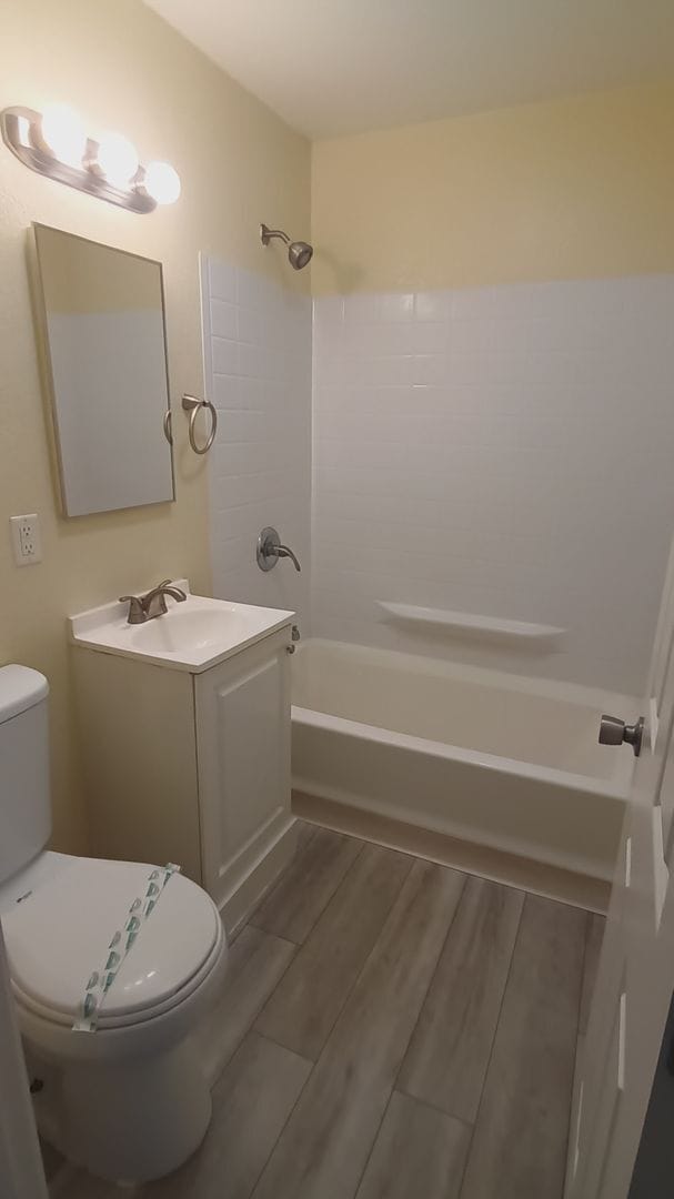 Building Photo - Welcome to SkyView Villa & Somerset Apartments!