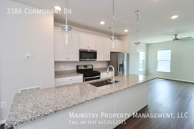 Building Photo - 2022 New Construction Townhome in Watershe...