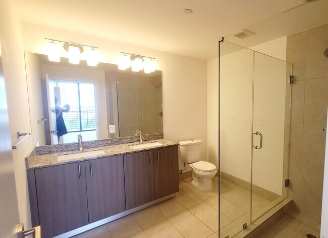 Building Photo - 5350 NW 84th Ave