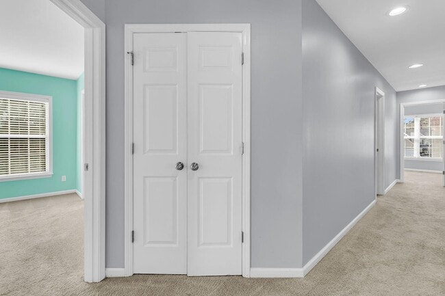 Building Photo - 7478 Hawks Cir