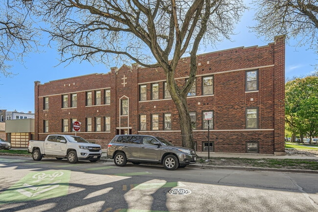 Primary Photo - 5014 N Rockwell St