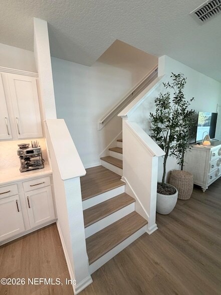 Building Photo - 8326 Zenith Cir