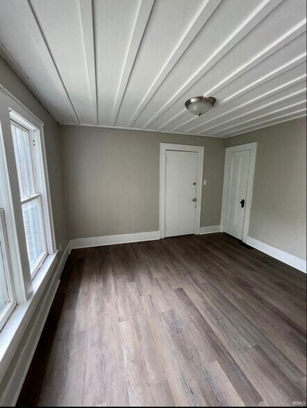 Building Photo - 211 S Liberty St