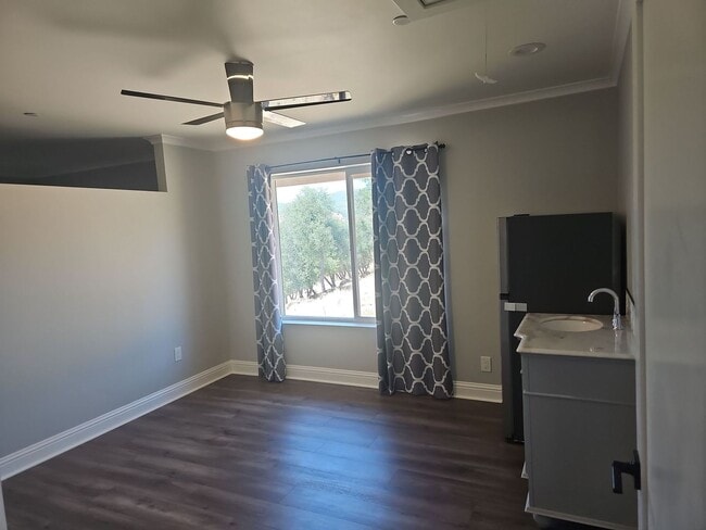 Building Photo - Custom 4 bedroom 3 bath in Hidden Valley Lake