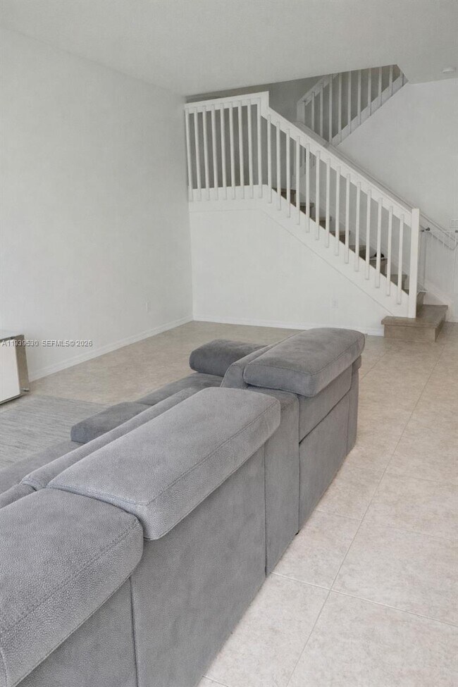 Building Photo - 909 NE 193rd Terrace