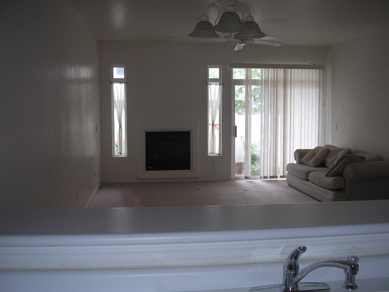 Building Photo - 2600 W Village Dr