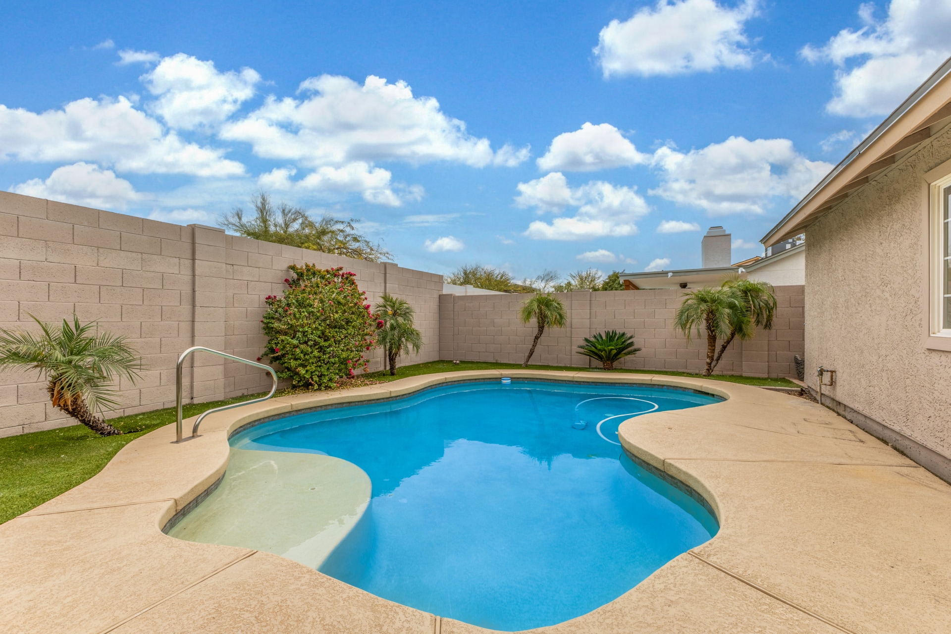 Building Photo - 15433 N 63rd St