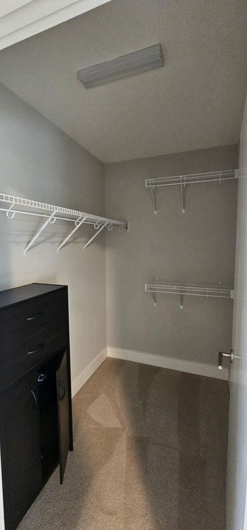 Building Photo - Contemporary Townhome East side of Downtow...