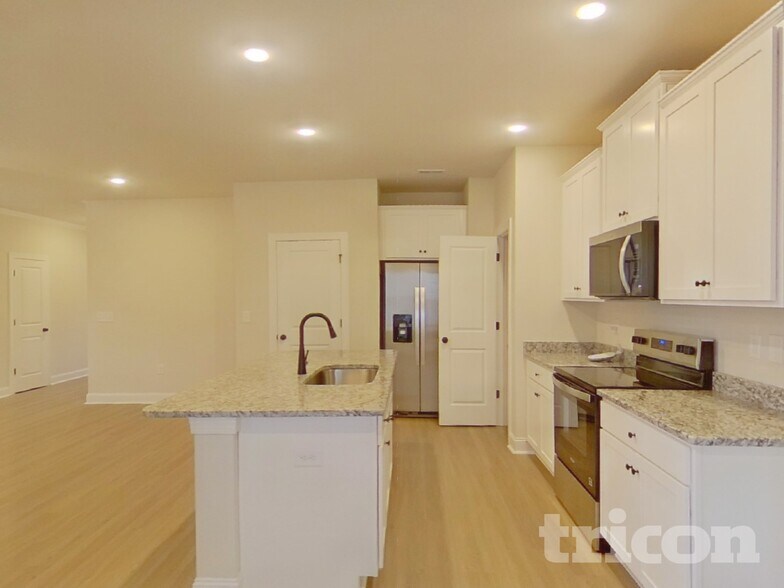 Building Photo - 7323 Jerimoth Dr