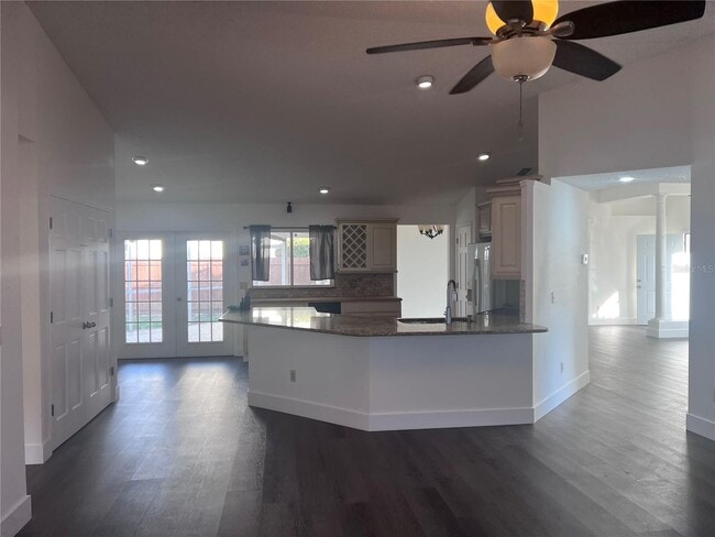 Building Photo - 9224 Sunflower Dr