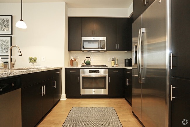 Interior Photo - Avant at Fashion Center