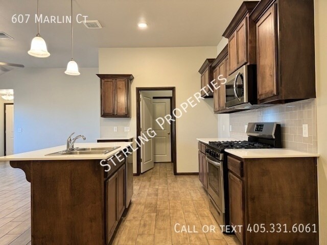 Building Photo - 607 Marlin Ct