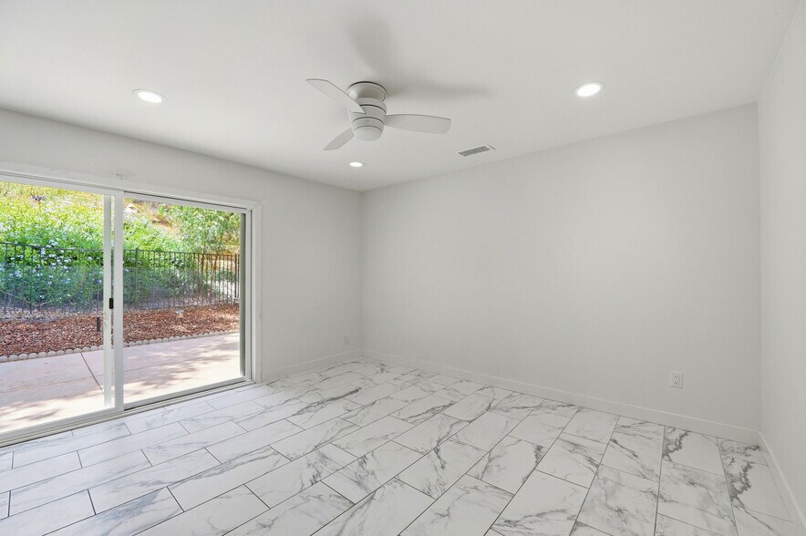 Building Photo - 30845 Catarina Dr