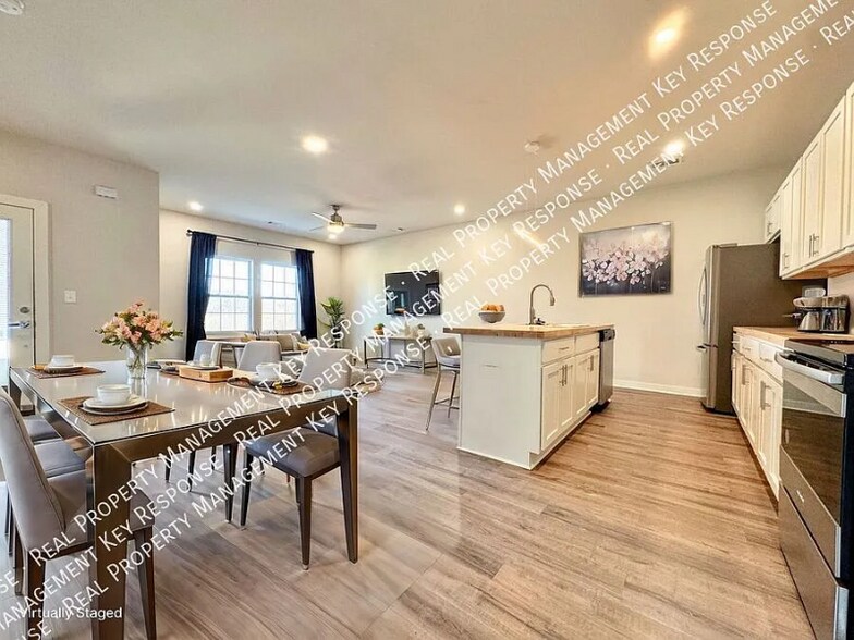 Building Photo - 3619 Hydes Ferry Rd