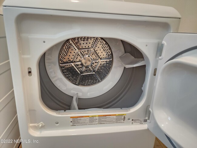 Building Photo - 3035 Lucille Ln