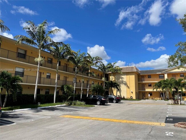 Building Photo - 11453 NW 39th Ct