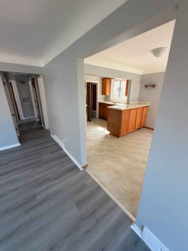 Building Photo - Charming Single-Family Home in Desirable Allen Park Neighborhood