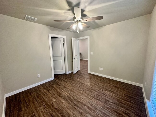 Building Photo - 2005 Aberdeen Ave