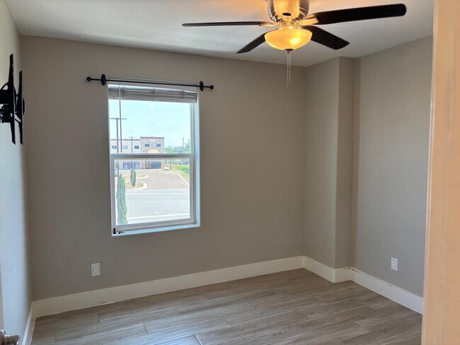 Building Photo - 8218 Casa Verde Rd