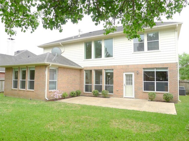 Building Photo - 22610 Cascade Springs Dr