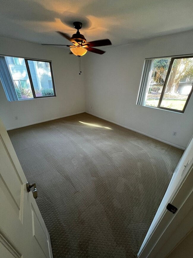 Building Photo - 1 BR 1 BA Condo in Encinitas, Gated Comple...