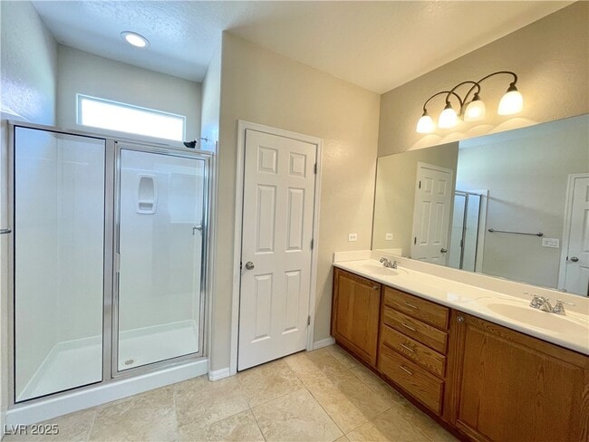 Building Photo - 7421 Ravines Ave
