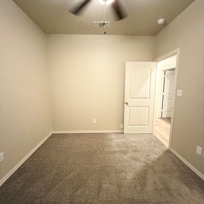 Building Photo - 1215 Preston Trails