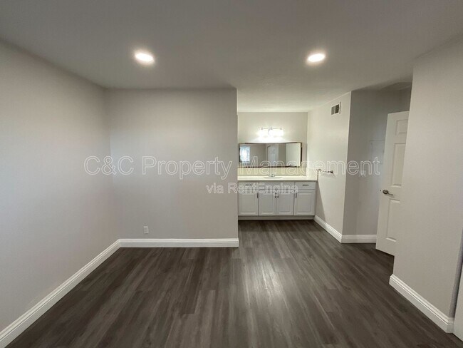 Building Photo - 247 N Capitol Ave