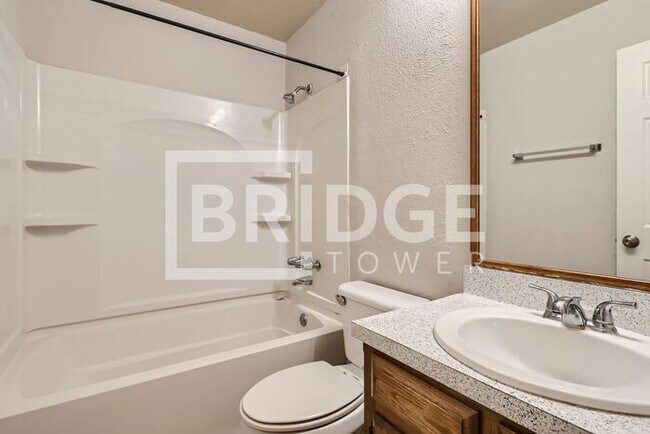 Building Photo - 806 Prairie Creek Dr