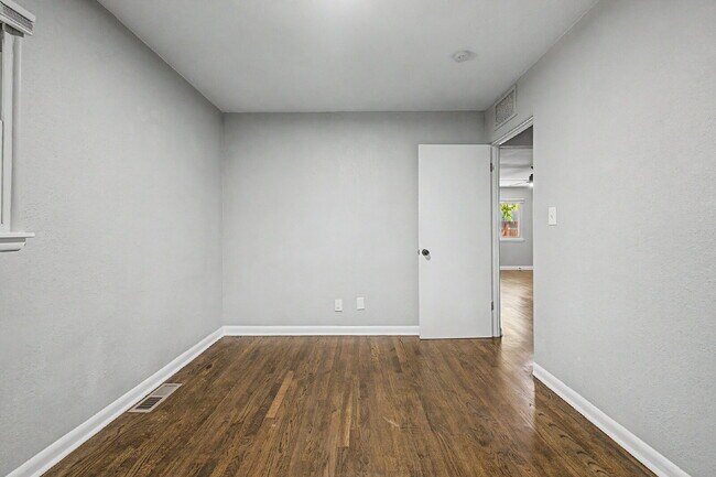 Building Photo - 2912 S Delaware St