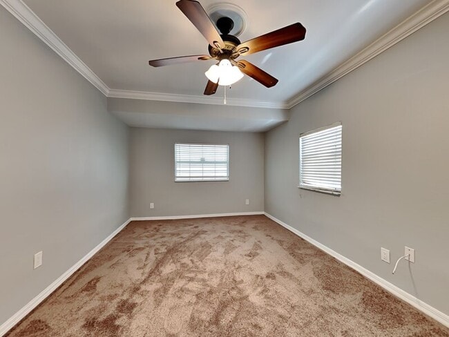 Building Photo - 4402 W Sevilla St