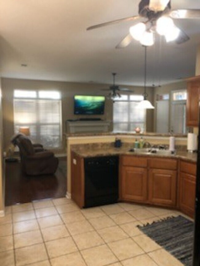 Building Photo - Renovated 4 Bedroom 2.5 Bath Home for Rent!