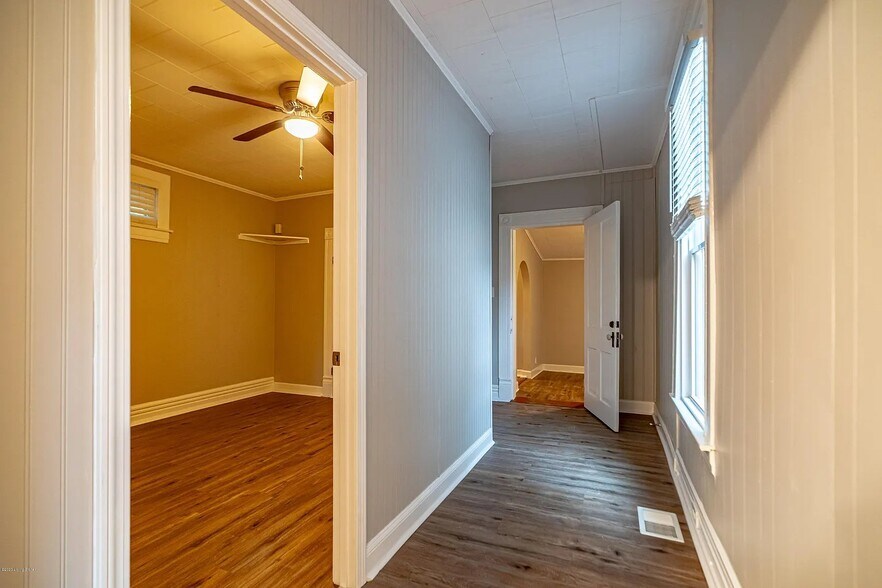 Building Photo - 1031 Dixon Ave