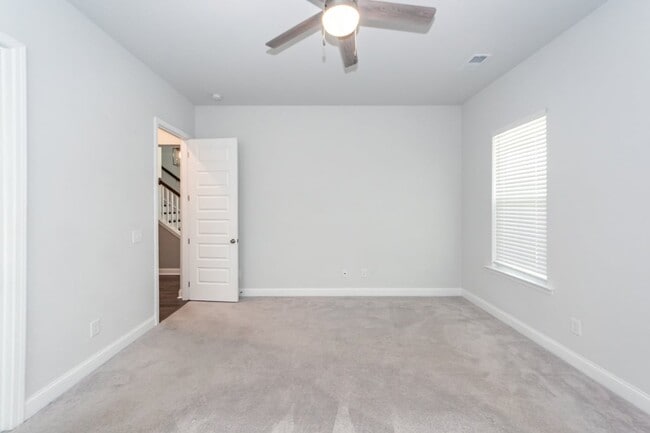 Building Photo - 214 Narrowleaf Ave