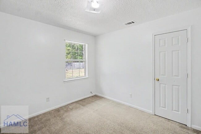 Building Photo - 342 Sheila Dr