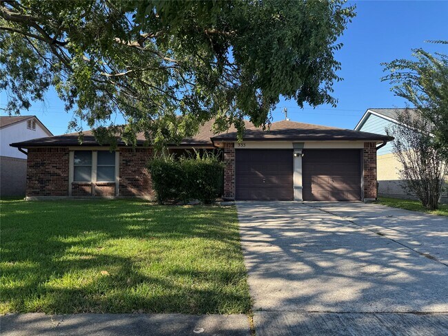 Primary Photo - 333 Forest Hills Dr