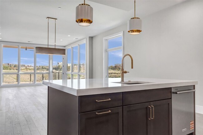 Building Photo - 16460 Wildhorse Lk Blvd