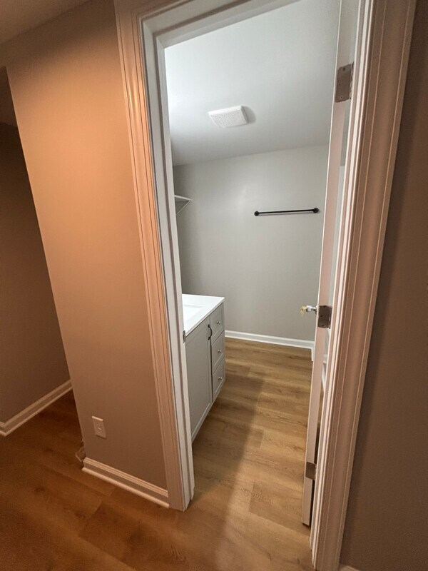 Building Photo - Room in Duplex on Middle St