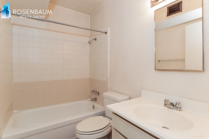 Building Photo - 1518 E Hedrick Dr